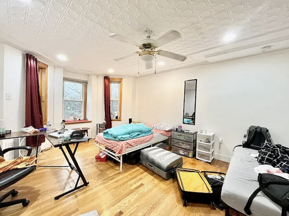 5 bed, 2 bath apartment for rent at 23 Highland Park Ave Unit 2, Roxbury — photo 3 of 10