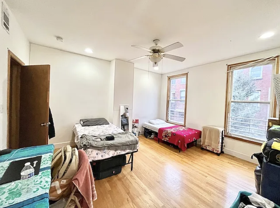 5 bed, 2 bath apartment for rent at 23 Highland Park Ave Unit 2, Roxbury — photo 2 of 10