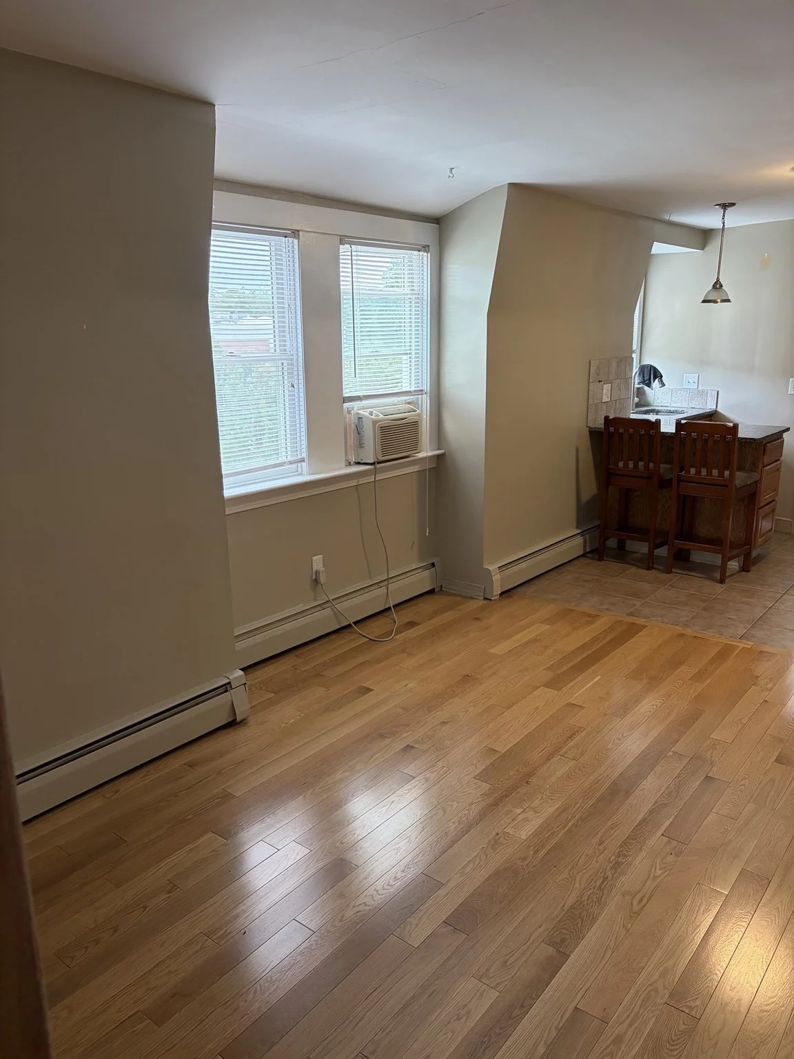 1 bed, 1 bath apartment for rent at 23 Highland Ter Unit 3, Needham — photo 2 of 9