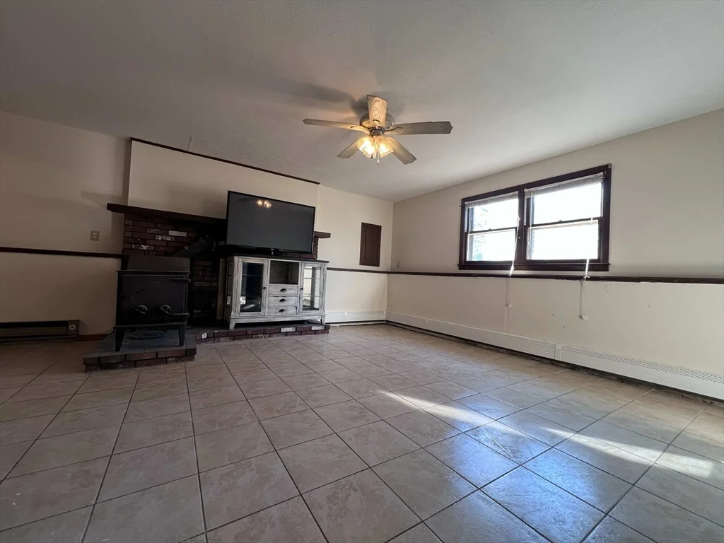 3 bed, 2 bath apartment for rent at 23 Hospital Rd, Templeton — photo 13 of 20