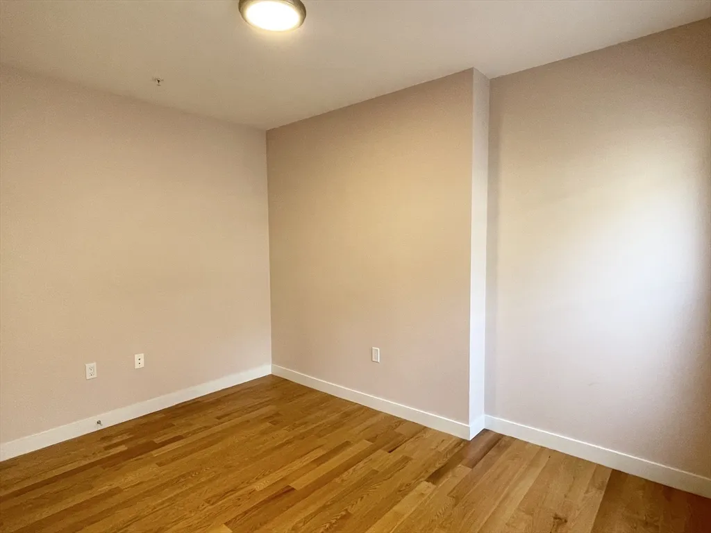 1 bed, 1 bath apartment for rent at 23 Hudson St Unit 202, Chinatown — photo 7 of 8
