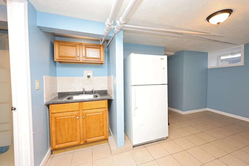 1 bed, 1 bath apartment for rent at 23 Hudson St Unit LL, Milton — photo 5 of 16