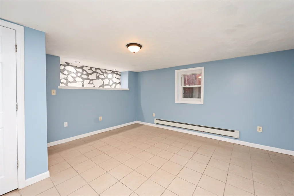 1 bed, 1 bath apartment for rent at 23 Hudson St Unit LL, Milton — photo 9 of 16