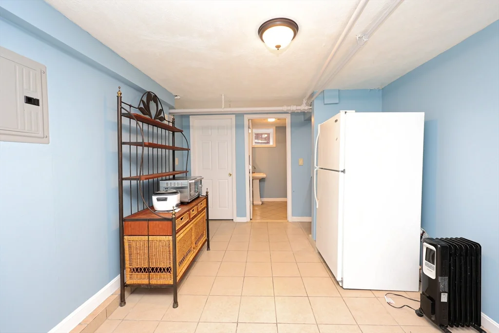 1 bed, 1 bath apartment for rent at 23 Hudson St Unit LL, Milton — photo 3 of 16