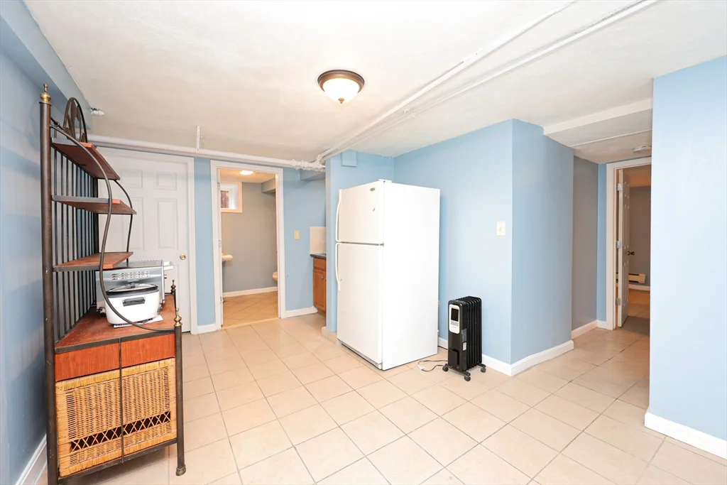 1 bed, 1 bath apartment for rent at 23 Hudson St Unit LL, Milton — photo 4 of 16