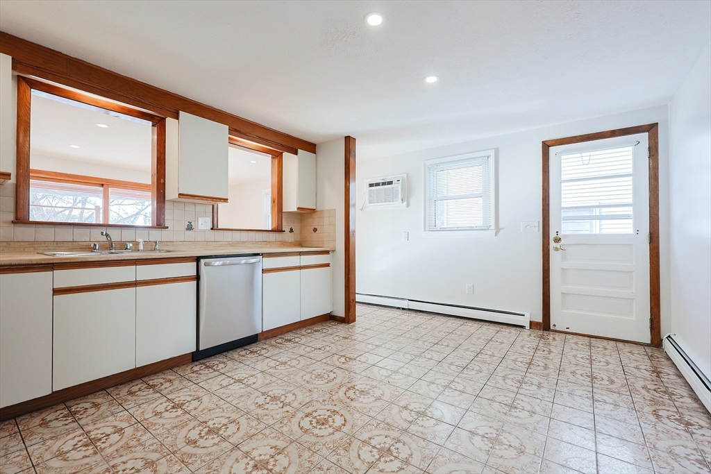 2 bed, 1 bath apartment for rent at 23 Hunt St Unit C, Nashua — photo 8 of 25