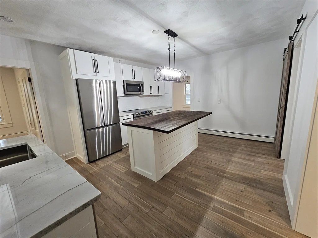 2 bed, 1 bath apartment for rent at 23 Ingalls Unit 1, Swampscott — photo 4 of 26