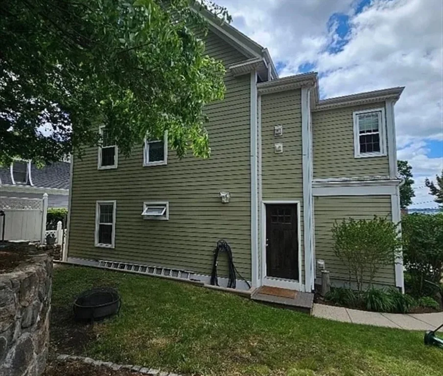 3 bed, 1 bath apartment for rent at 23 Ingalls Unit 2, Swampscott — photo 20 of 24