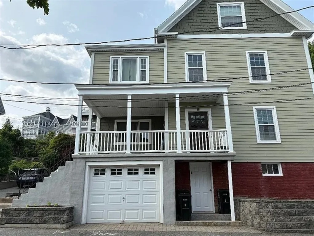 3 bed, 1 bath apartment for rent at 23 Ingalls Unit 2, Swampscott — photo 17 of 24