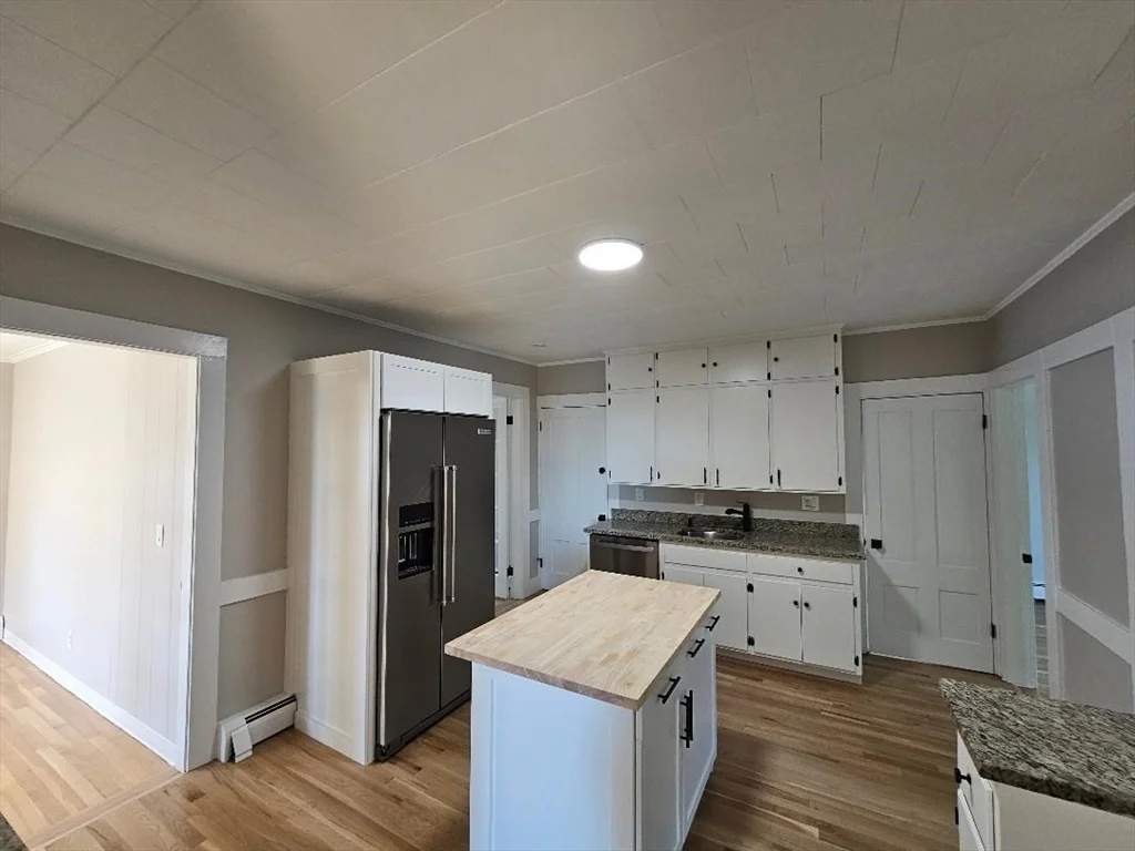 3 bed, 1 bath apartment for rent at 23 Ingalls Unit 2, Swampscott — photo 6 of 24