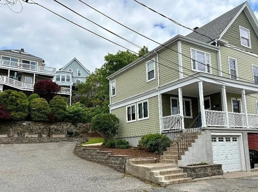 3 bed, 1 bath apartment for rent at 23 Ingalls Unit 2, Swampscott — photo 18 of 24