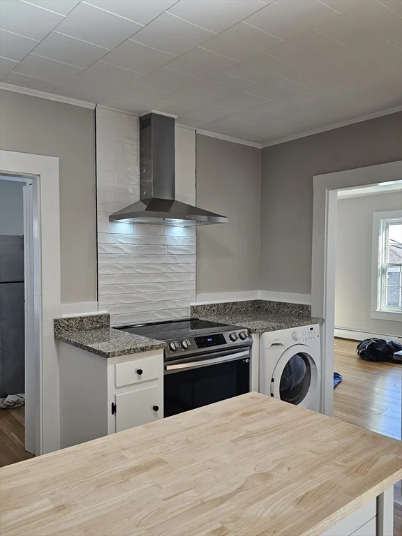 3 bed, 1 bath apartment for rent at 23 Ingalls Unit 2, Swampscott — photo 4 of 24