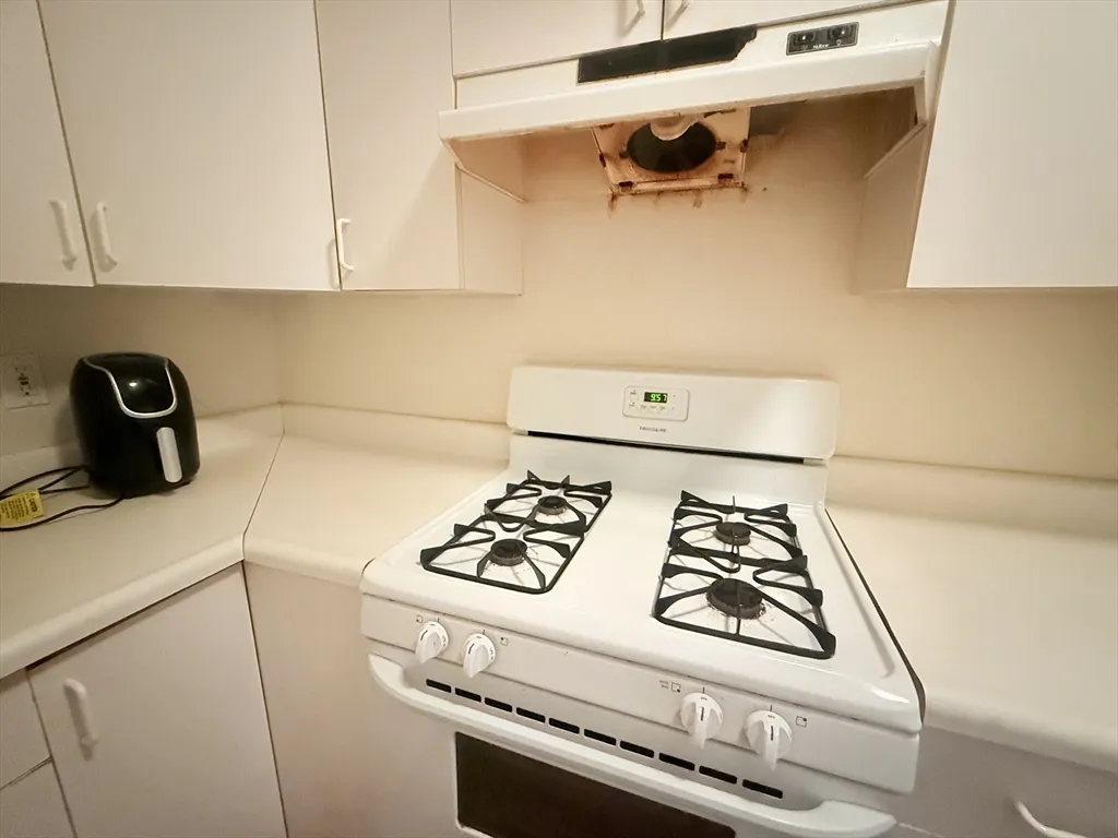 2 bed, 1 bath apartment for rent at 23 Inman St Unit 1, Central Square — photo 15 of 20