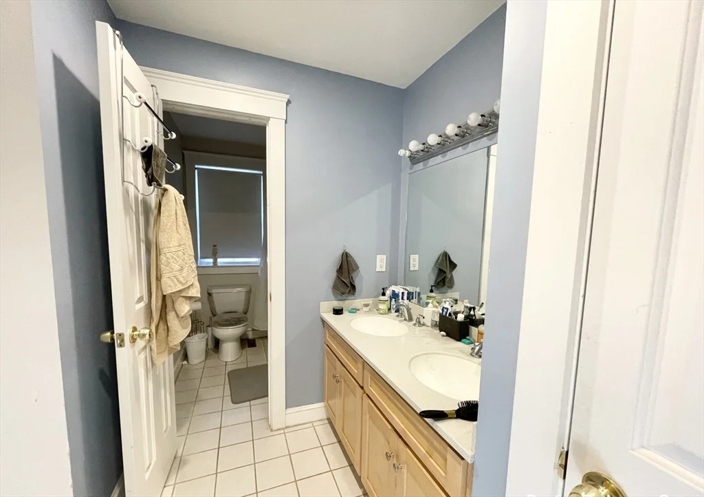 4 bed, 3 bath apartment for rent at 23 Iroquois Unit Street, Mission Hill — photo 13 of 16