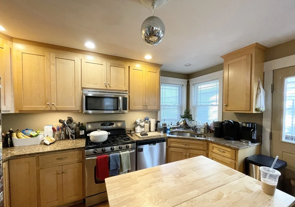 4 bed, 3 bath apartment for rent at 23 Iroquois Unit Street, Mission Hill