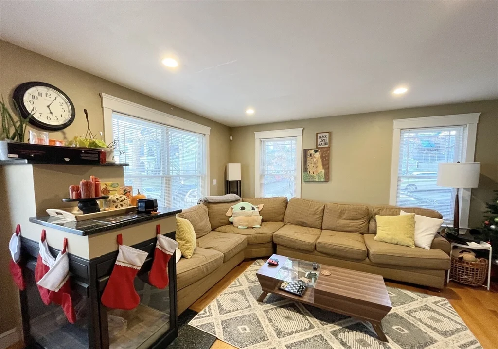 4 bed, 3 bath apartment for rent at 23 Iroquois Unit Street, Mission Hill — photo 3 of 16