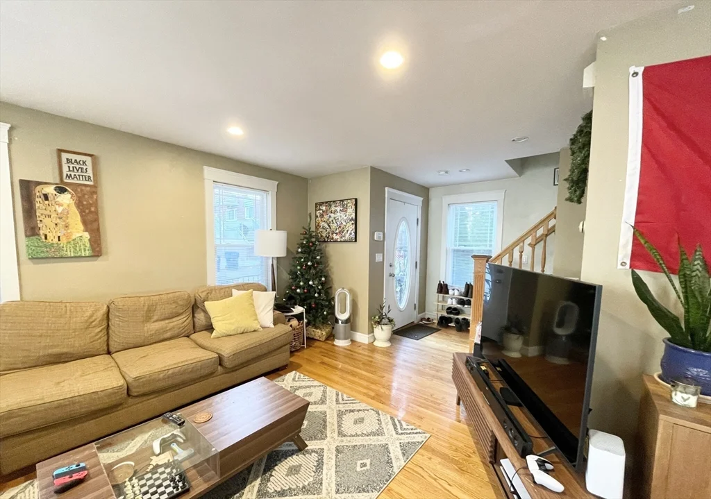 4 bed, 3 bath apartment for rent at 23 Iroquois Unit Street, Mission Hill — photo 4 of 16