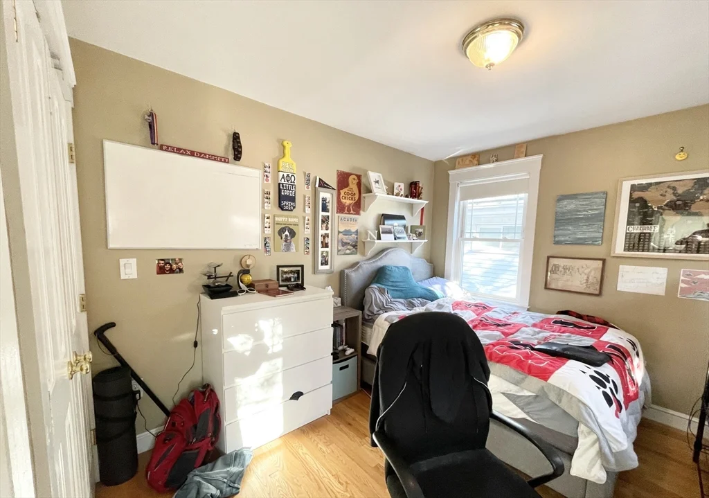 4 bed, 3 bath apartment for rent at 23 Iroquois Unit Street, Mission Hill — photo 9 of 16