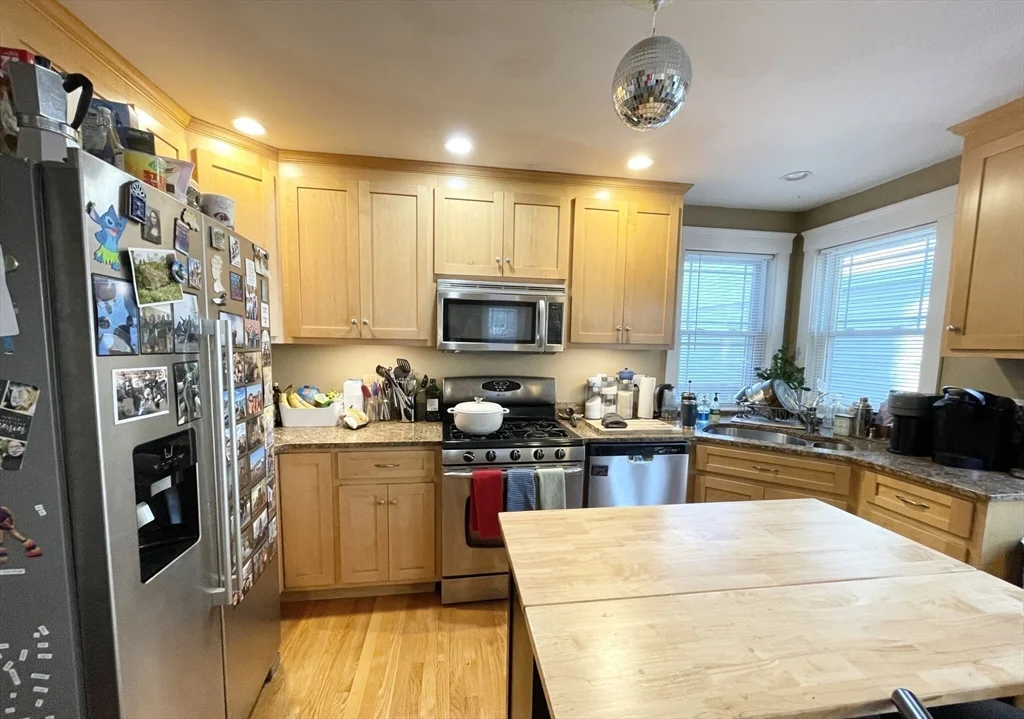 4 bed, 3 bath apartment for rent at 23 Iroquois Unit Street, Mission Hill — photo 2 of 16