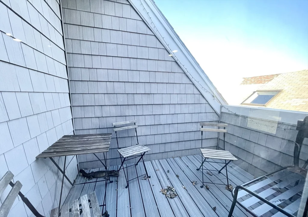 4 bed, 3 bath apartment for rent at 23 Iroquois Unit Street, Mission Hill — photo 16 of 16