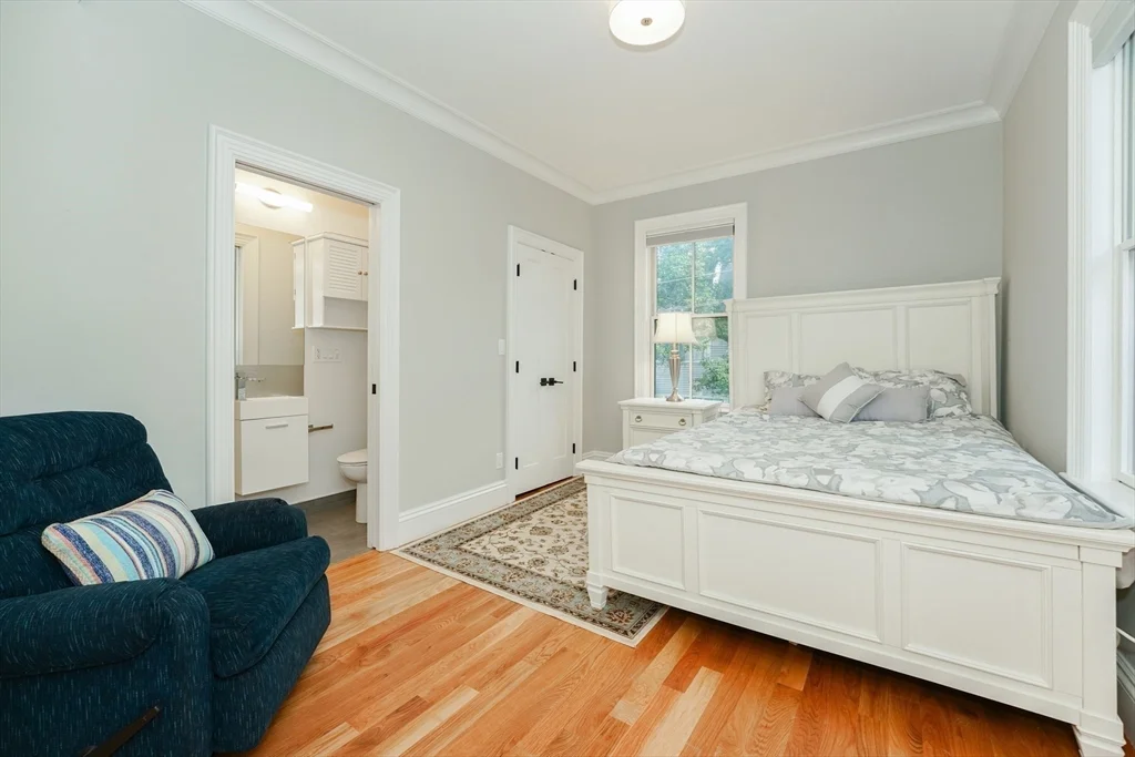 4 bed, 4+ bath apartment for rent at 23 Irving St Unit 1, Mid Cambridge — photo 8 of 20