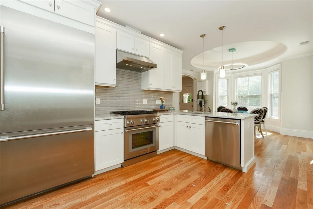 4 bed, 4+ bath apartment for rent at 23 Irving St Unit 1, Mid Cambridge — photo 3 of 20