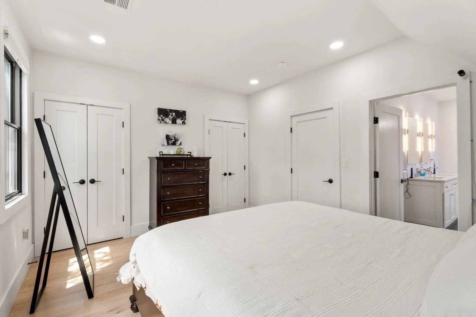4 bed, 3 bath apartment for rent at 23 Jaques St Unit B-2, Winter Hill — photo 31 of 42