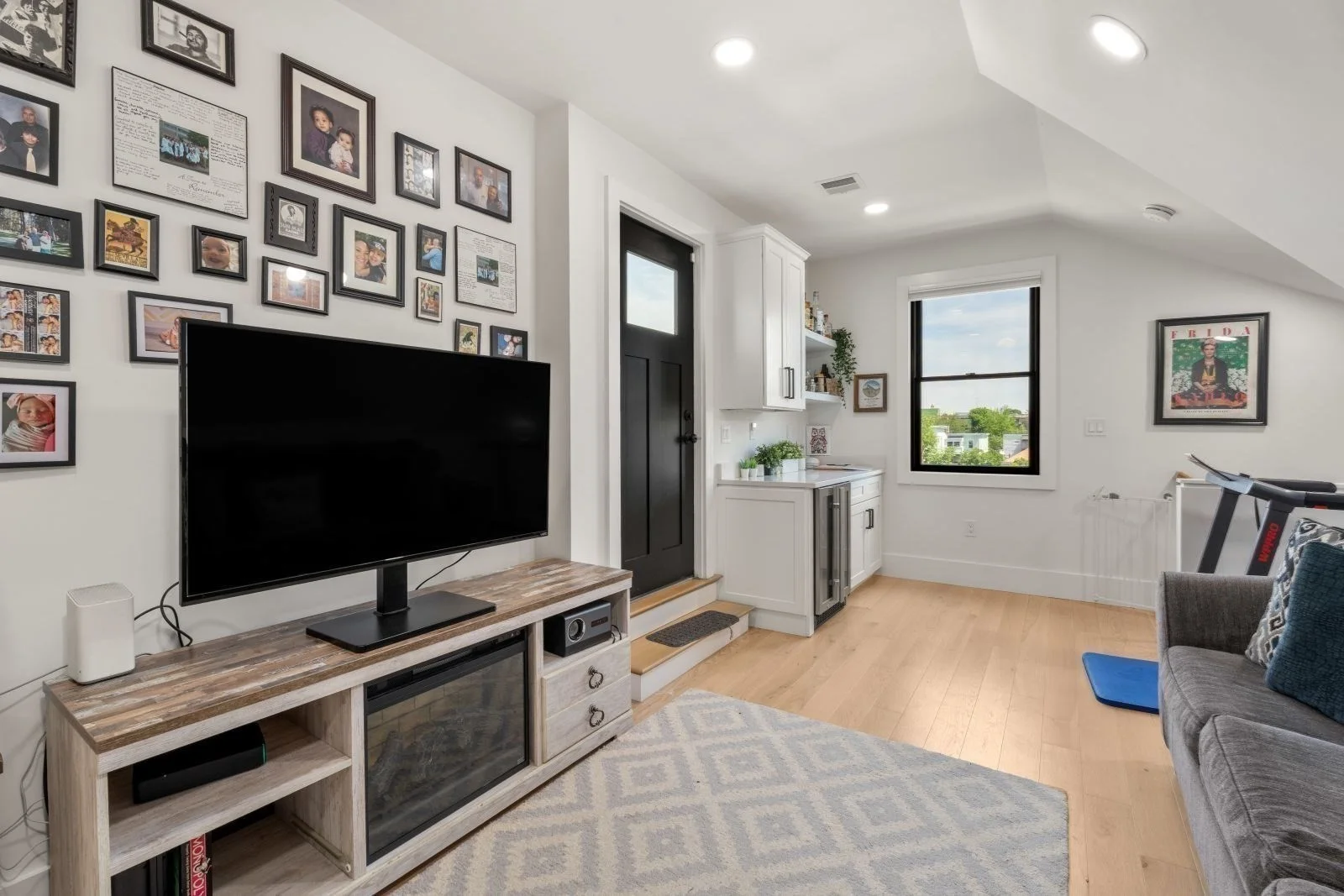 4 bed, 3 bath apartment for rent at 23 Jaques St Unit B, Winter Hill — photo 26 of 42