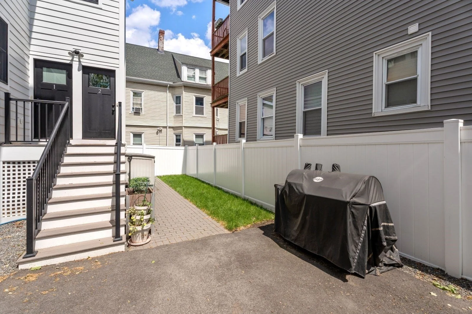 4 bed, 3 bath apartment for rent at 23 Jaques St Unit B, Winter Hill — photo 6 of 42