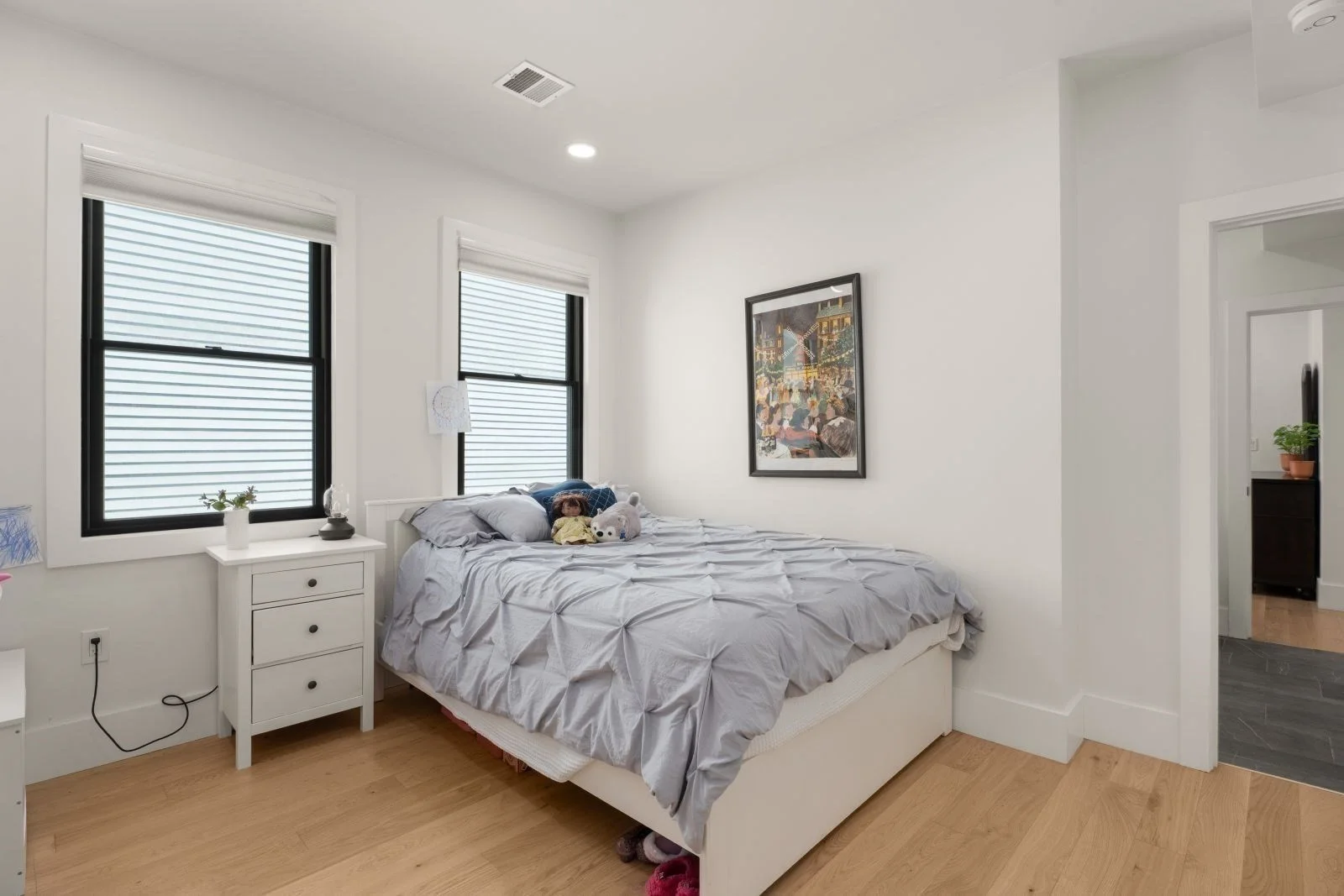 4 bed, 3 bath apartment for rent at 23 Jaques St Unit B, Winter Hill — photo 23 of 42