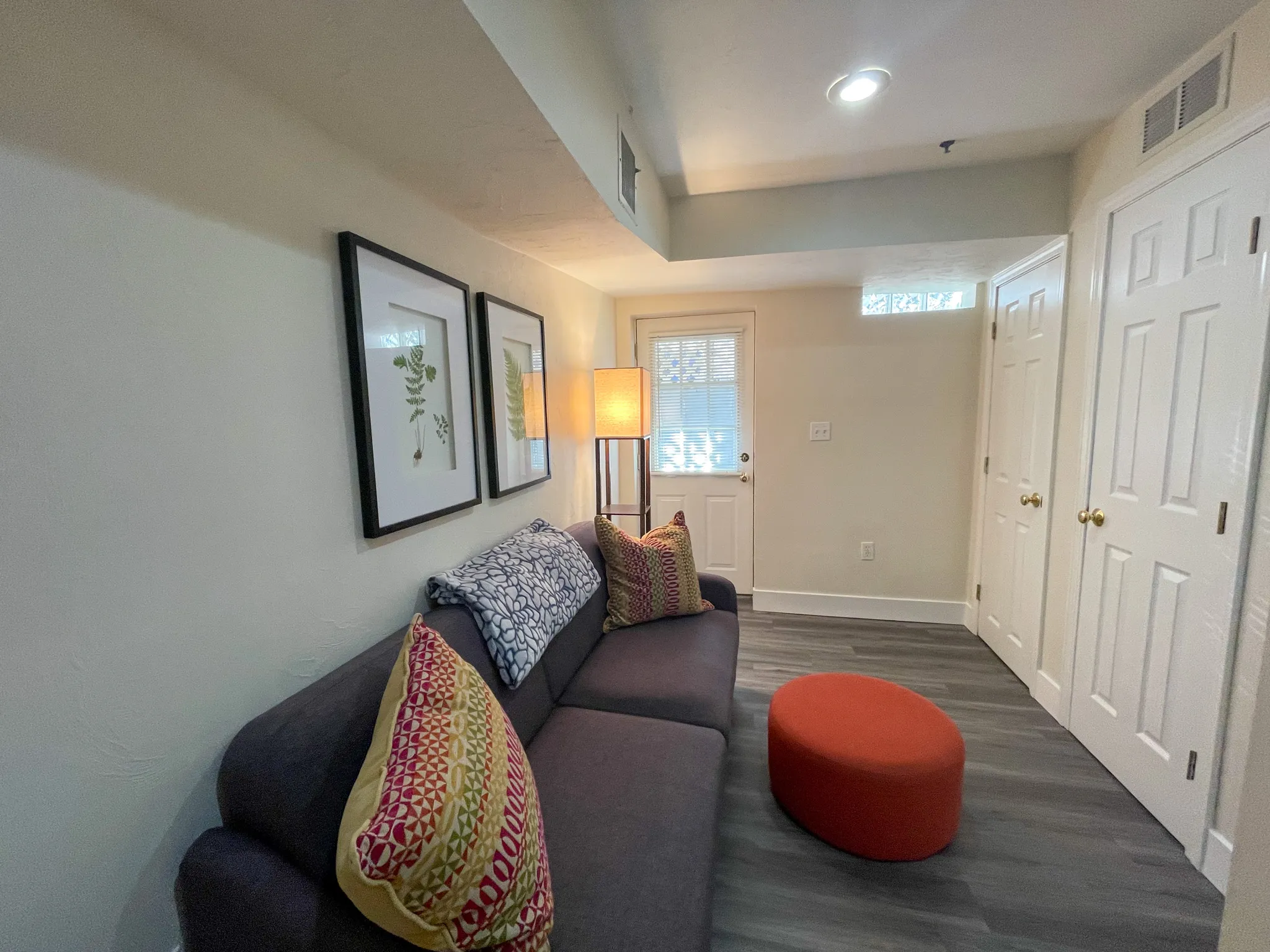 2 bed, 1.5 bath apartment for rent at 23 Jay St Unit 3, Riverside — photo 16 of 17