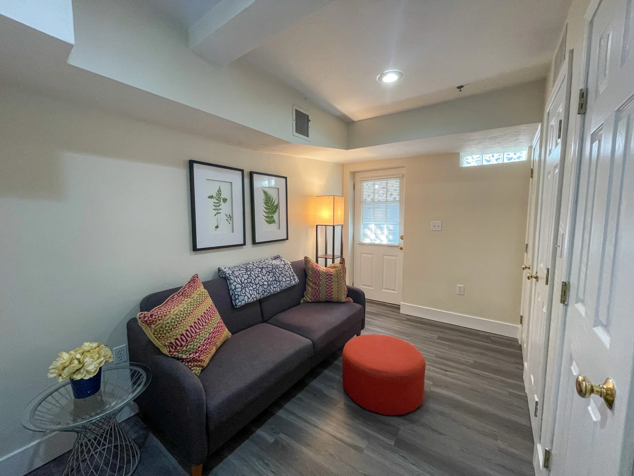 2 bed, 1.5 bath apartment for rent at 23 Jay St Unit 3, Riverside — photo 15 of 17