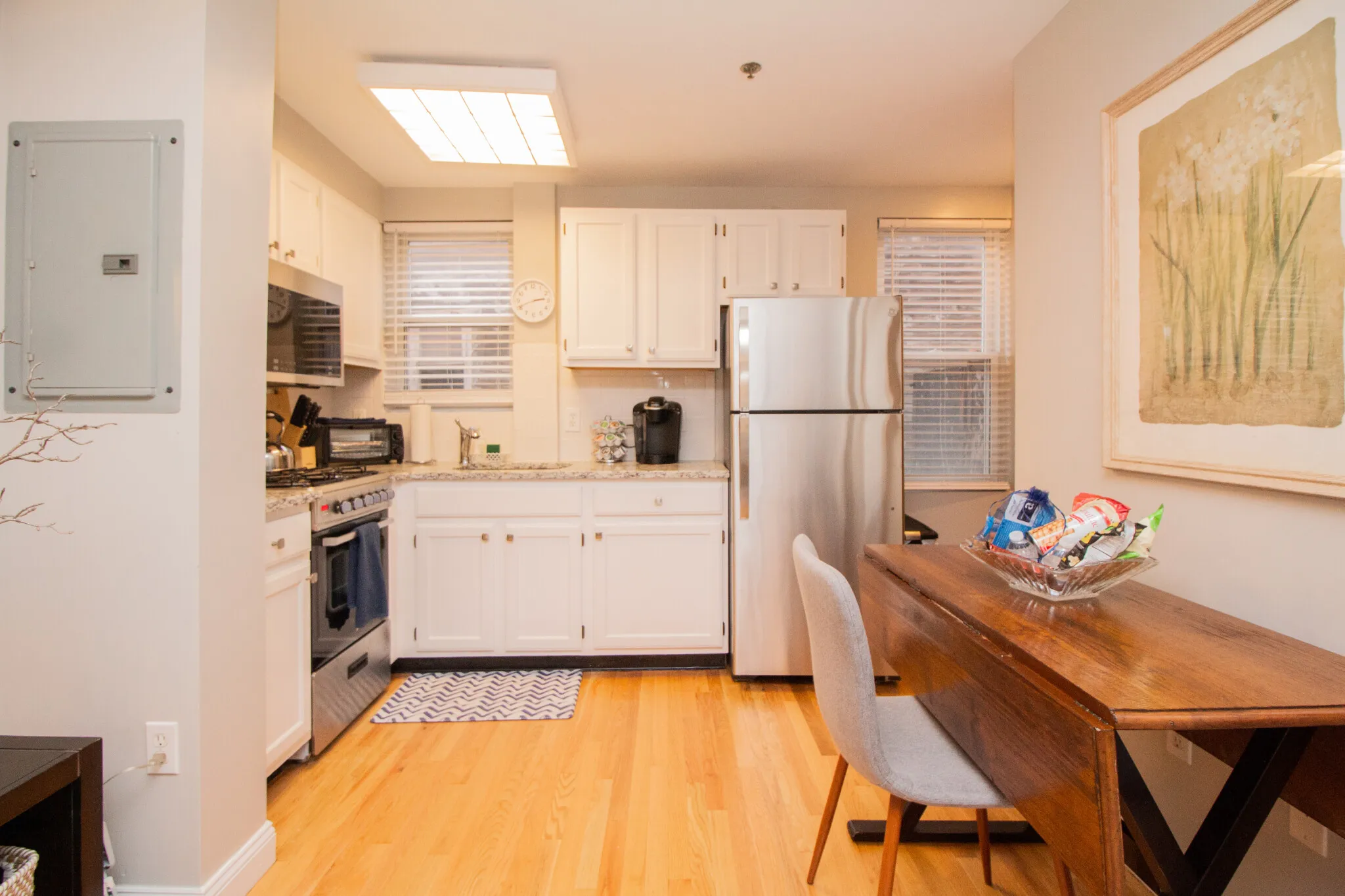 2 bed, 1.5 bath apartment for rent at 23 Jay St Unit B, Riverside — photo 16 of 37