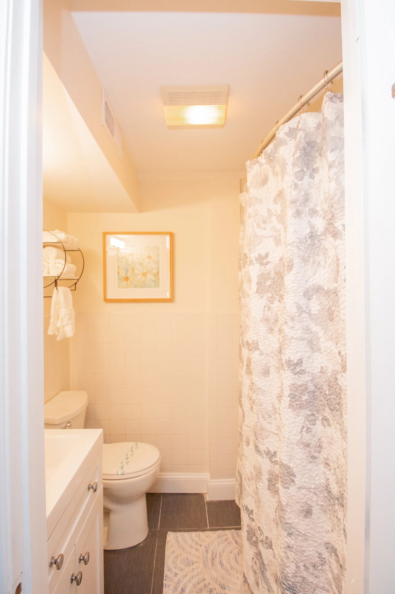 2 bed, 1.5 bath apartment for rent at 23 Jay St Unit B, Riverside — photo 35 of 37