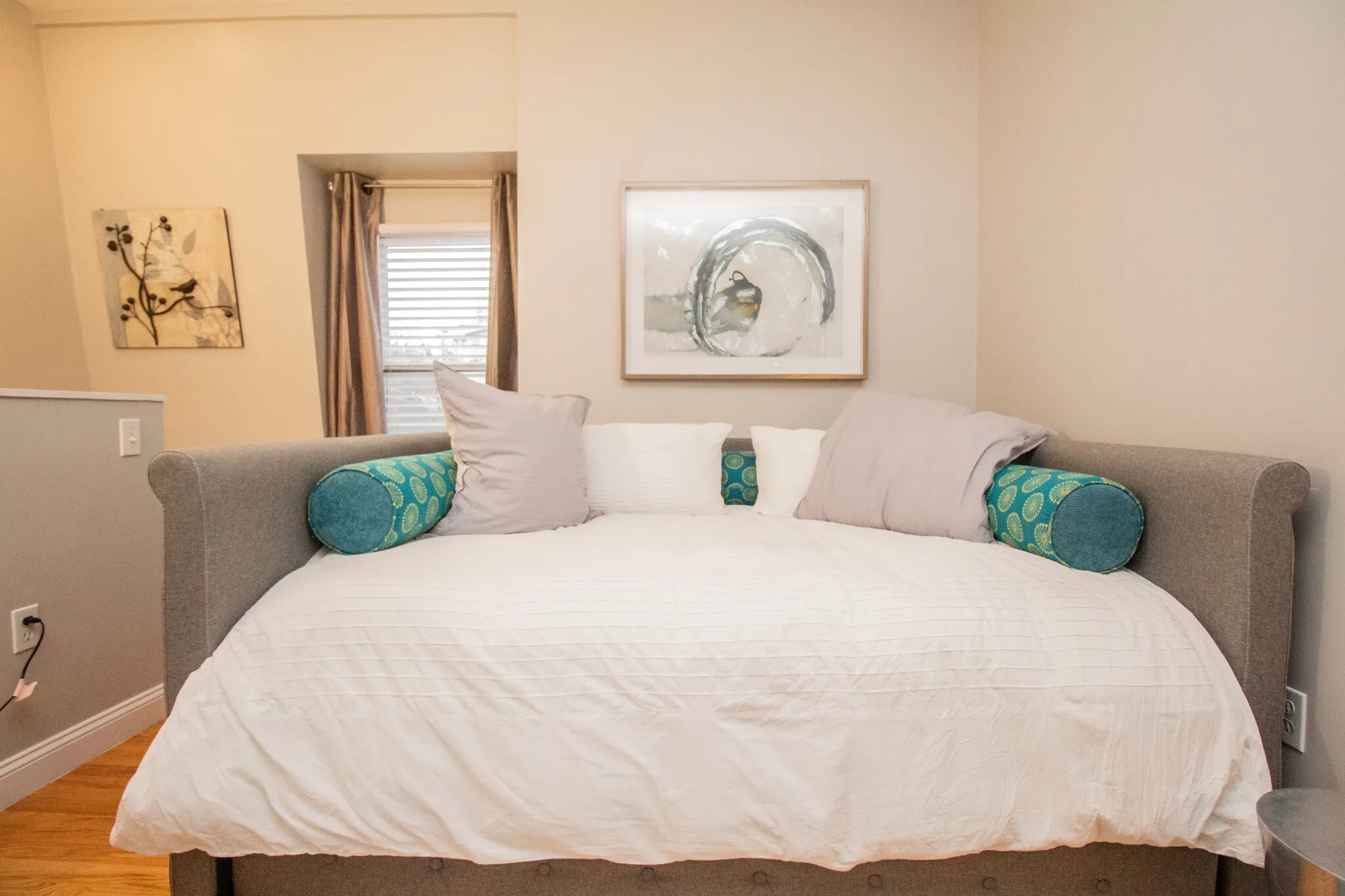 2 bed, 1.5 bath apartment for rent at 23 Jay St Unit B, Riverside — photo 4 of 37