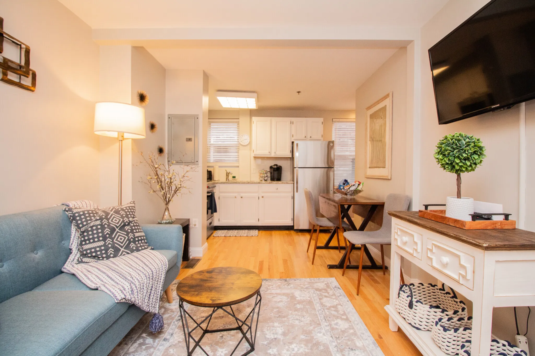 2 bed, 1.5 bath apartment for rent at 23 Jay St Unit B, Riverside — photo 8 of 37