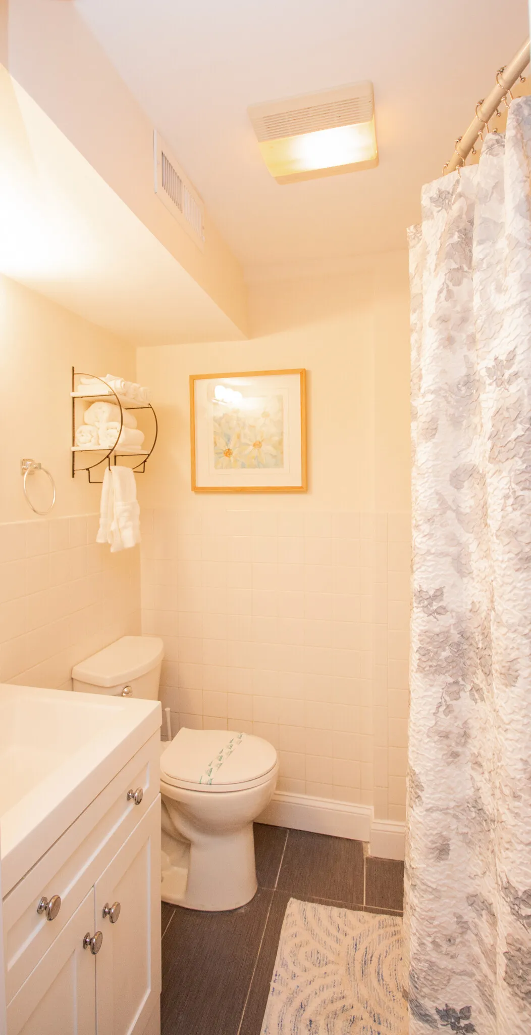 2 bed, 1.5 bath apartment for rent at 23 Jay St Unit B, Riverside — photo 33 of 37