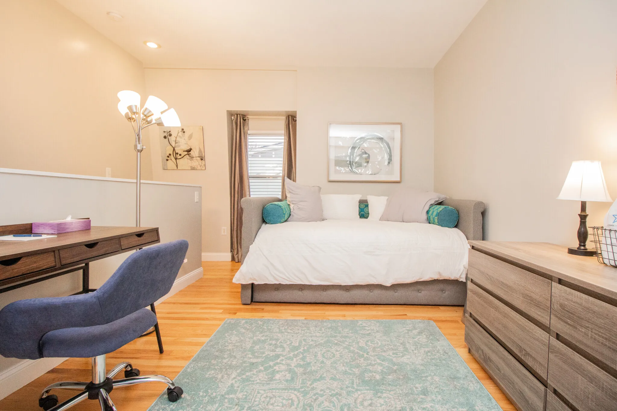 2 bed, 1.5 bath apartment for rent at 23 Jay St Unit B, Riverside — photo 29 of 37