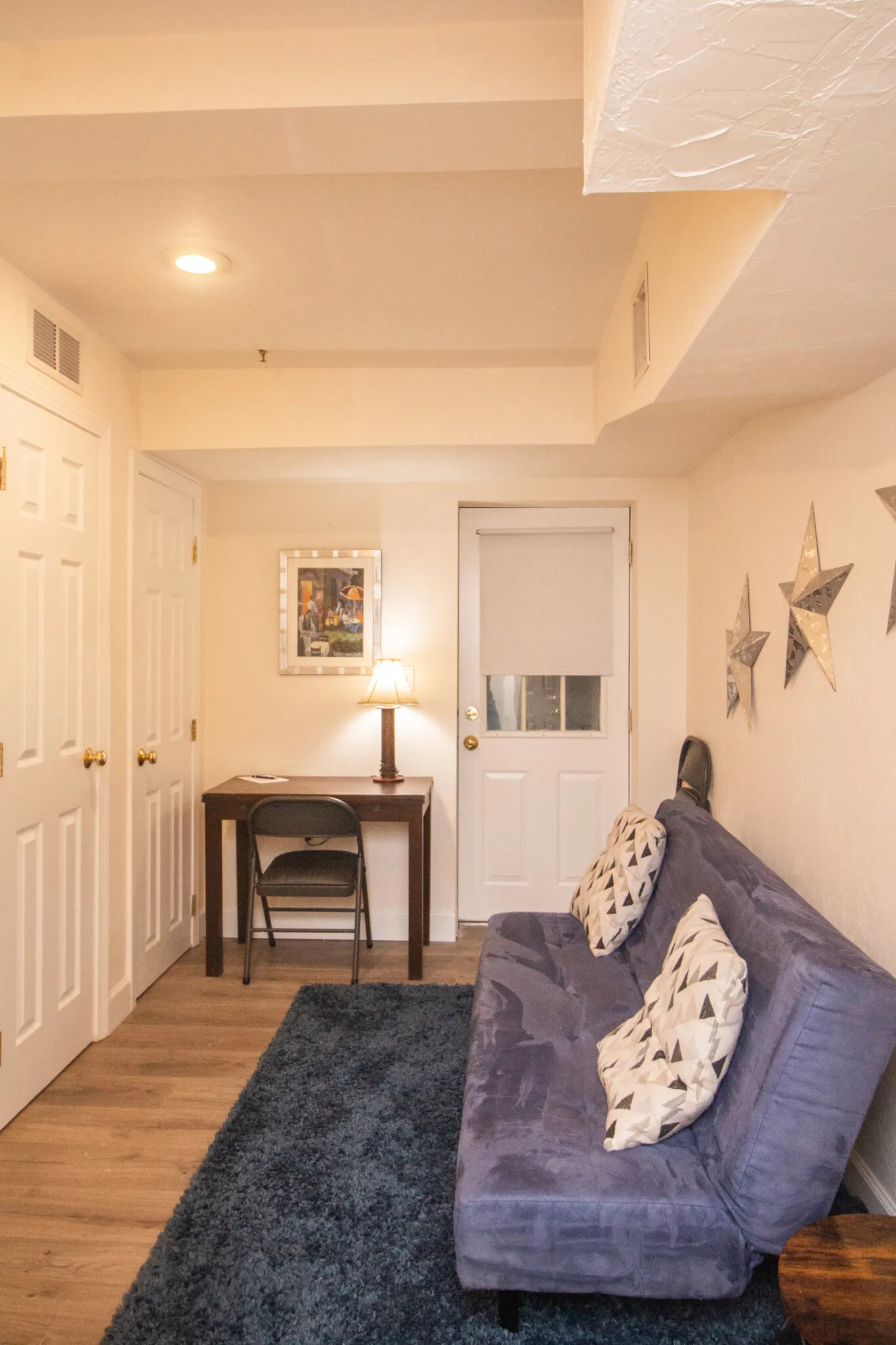 2 bed, 1.5 bath apartment for rent at 23 Jay St Unit B, Riverside — photo 15 of 37
