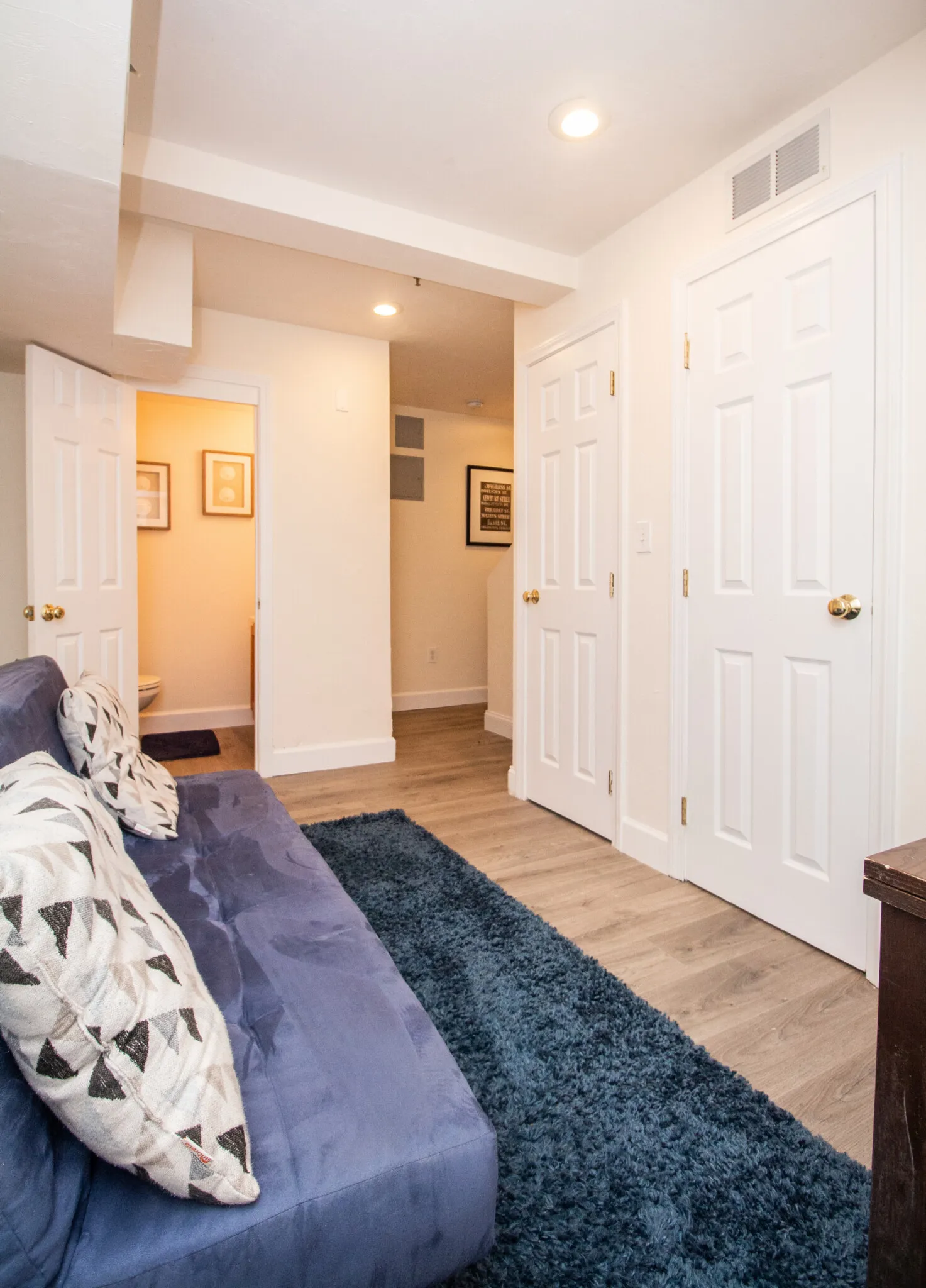 2 bed, 1.5 bath apartment for rent at 23 Jay St Unit B, Riverside — photo 12 of 37