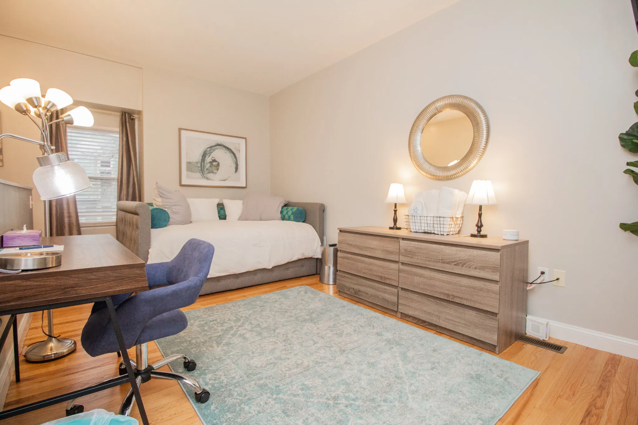 2 bed, 1.5 bath apartment for rent at 23 Jay St Unit B, Riverside — photo 27 of 37