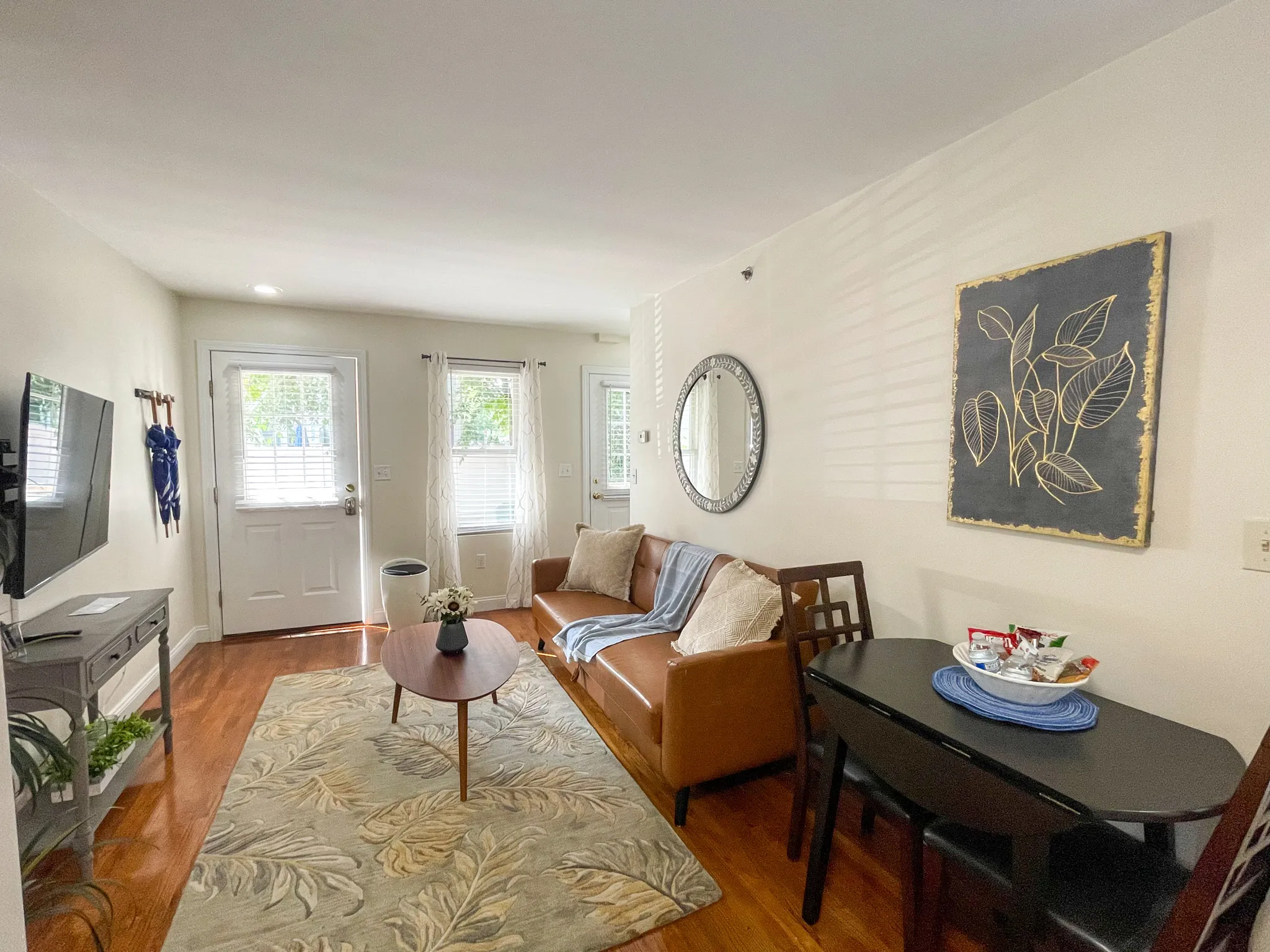 2 bed, 1.5 bath apartment for rent at 23 Jay St Unit C, Riverside — photo 1 of 17