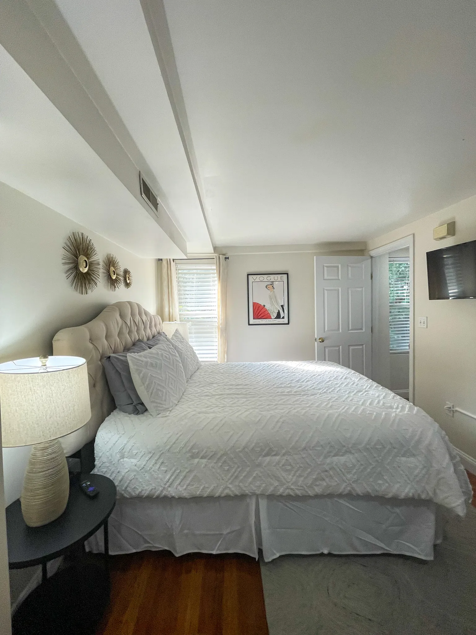 2 bed, 1.5 bath apartment for rent at 23 Jay St Unit C, Riverside — photo 13 of 17