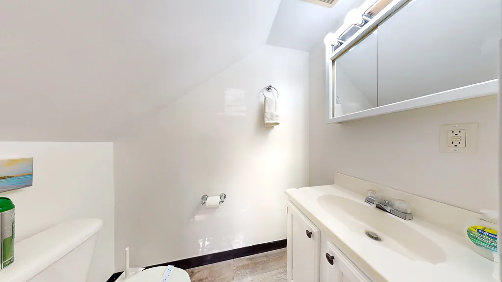 1 bed, 1.5 bath apartment for rent at 23 Jay St Unit D, Riverside — photo 18 of 20