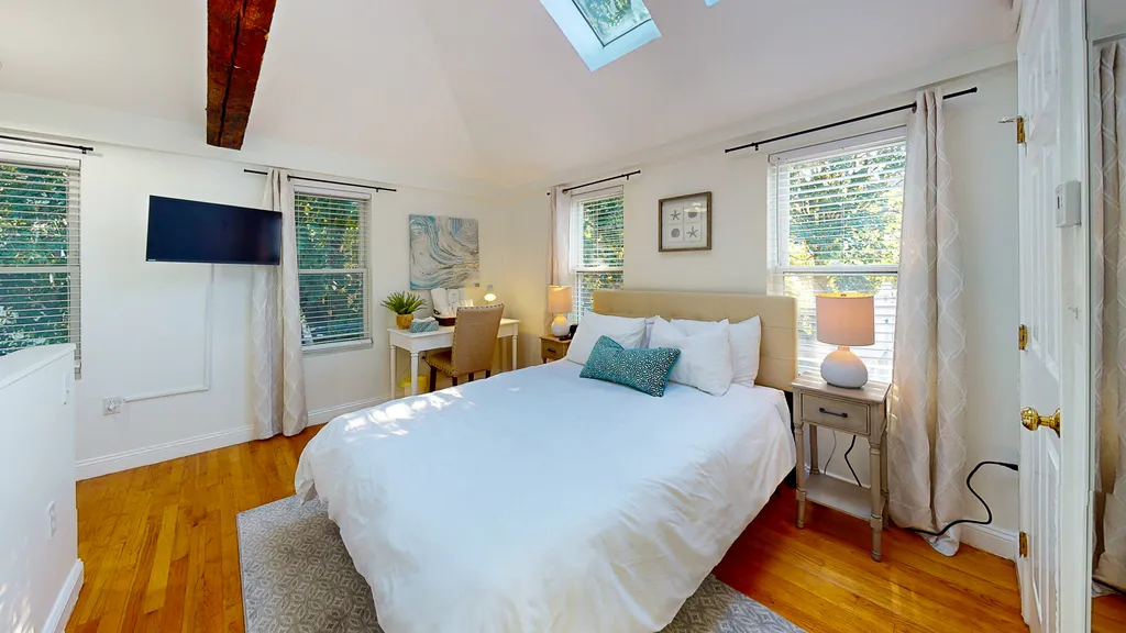 1 bed, 1.5 bath apartment for rent at 23 Jay St Unit D, Riverside — photo 15 of 20
