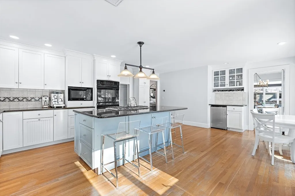6 bed, 4+ bath apartment for rent at 23 Jefferson, Winchester Highlands — photo 10 of 41