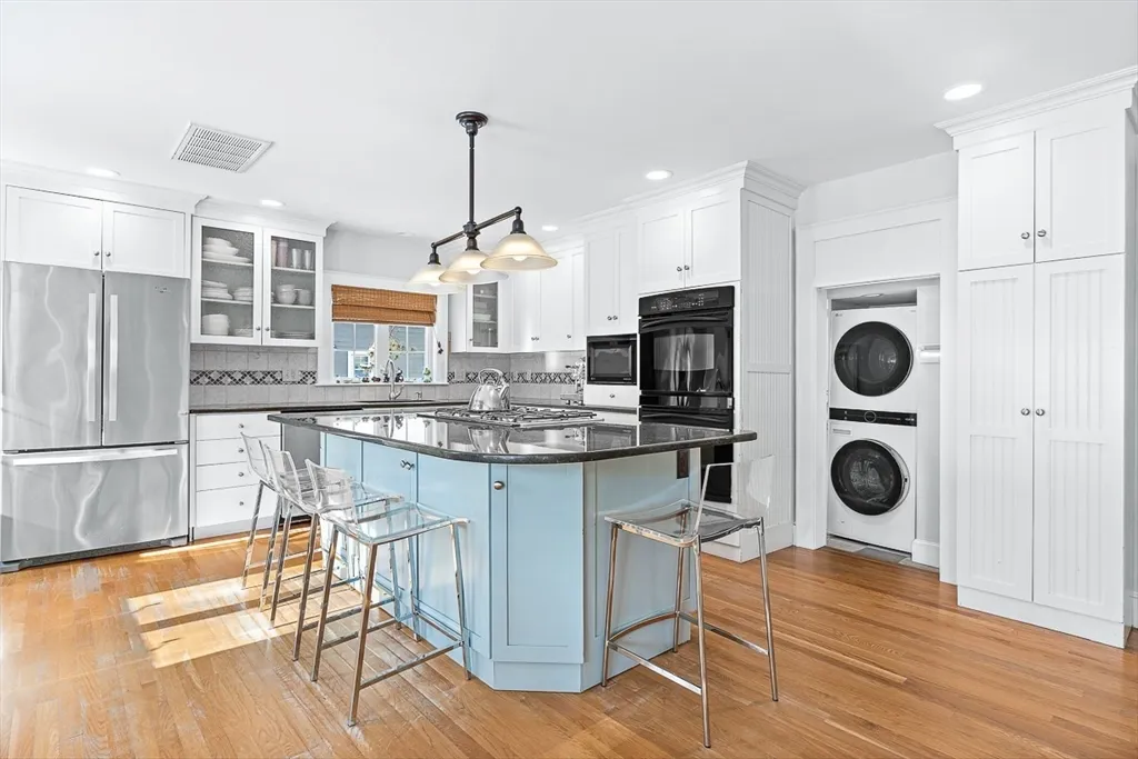 6 bed, 4+ bath apartment for rent at 23 Jefferson, Winchester Highlands — photo 13 of 41