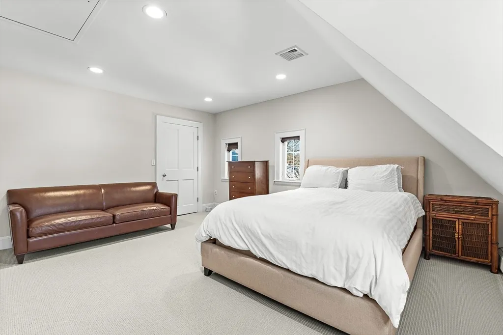 6 bed, 4+ bath apartment for rent at 23 Jefferson, Winchester Highlands — photo 34 of 41