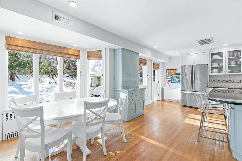 6 bed, 4+ bath apartment for rent at 23 Jefferson, Winchester Highlands — photo 8 of 41