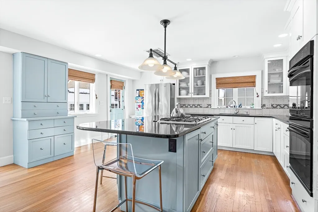 6 bed, 4+ bath apartment for rent at 23 Jefferson, Winchester Highlands — photo 11 of 41